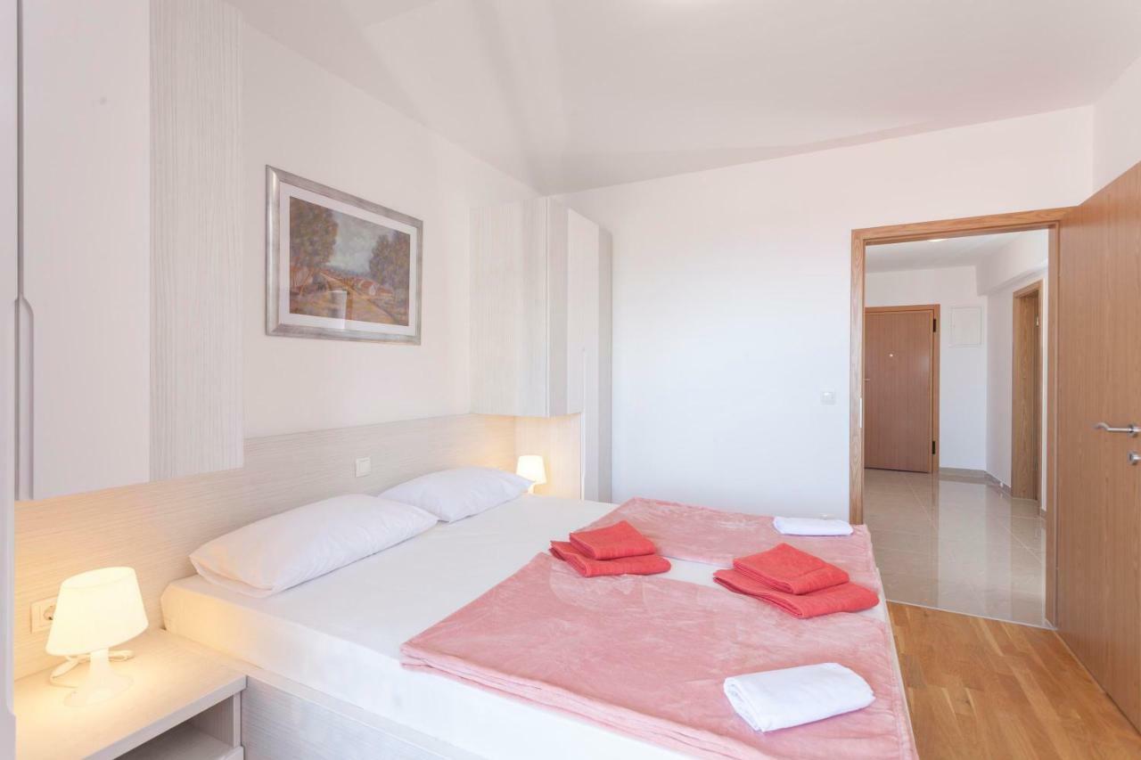 Apartments Dora Makarska Kültér fotó