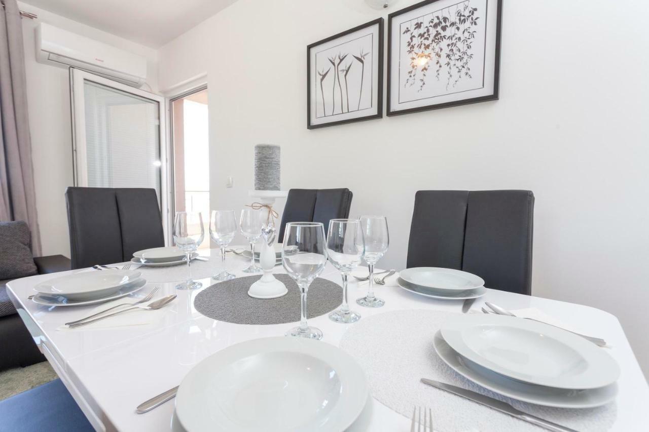 Apartments Dora Makarska Kültér fotó