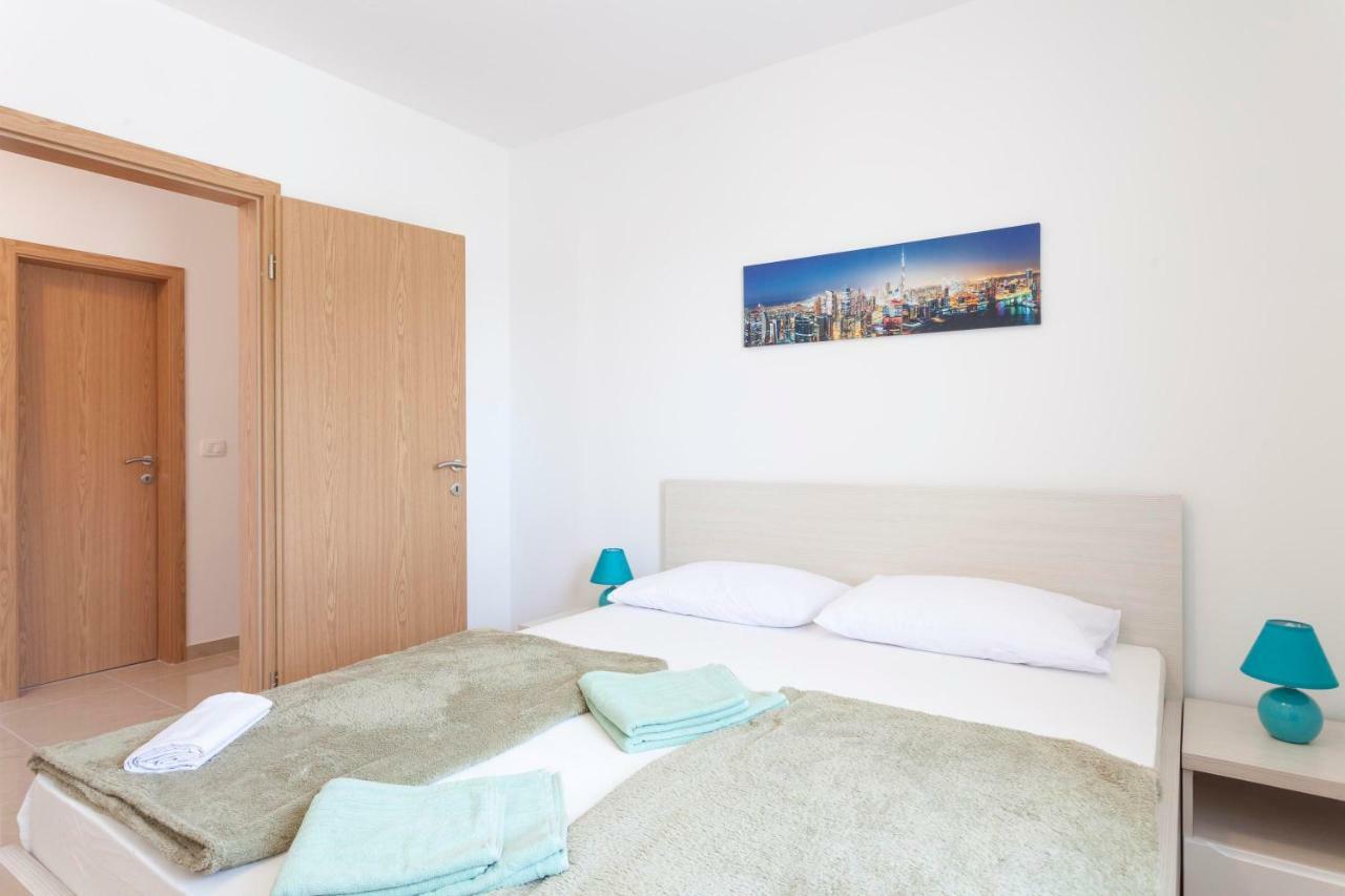 Apartments Dora Makarska Kültér fotó