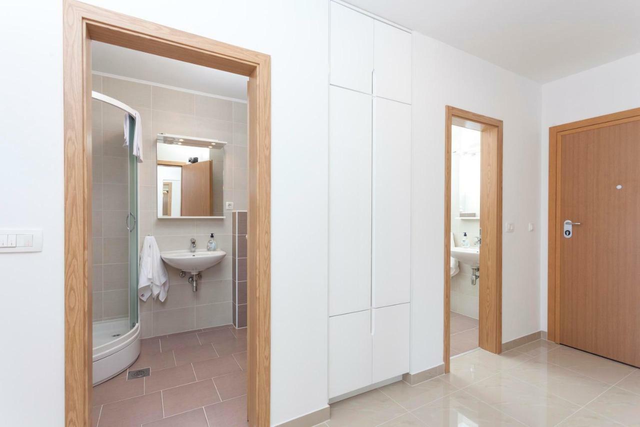 Apartments Dora Makarska Kültér fotó