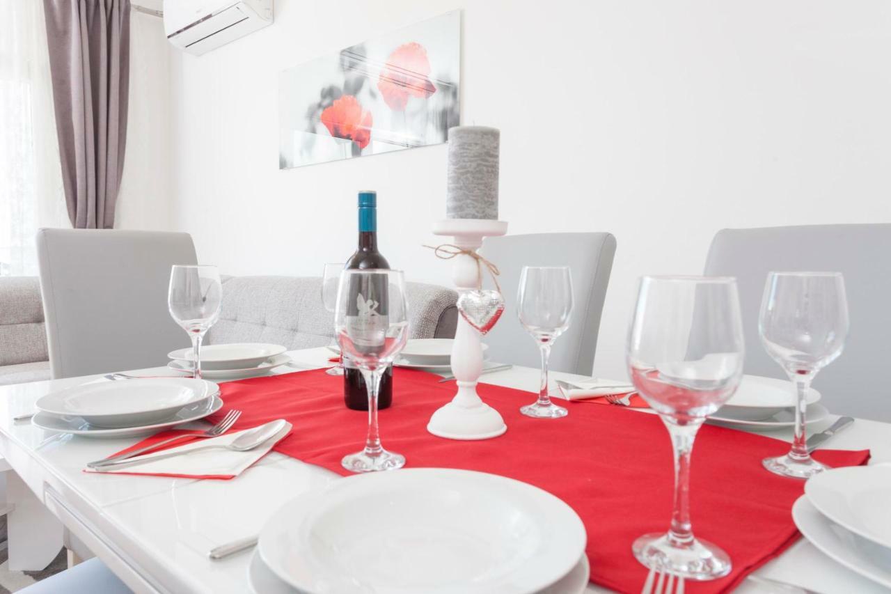 Apartments Dora Makarska Kültér fotó