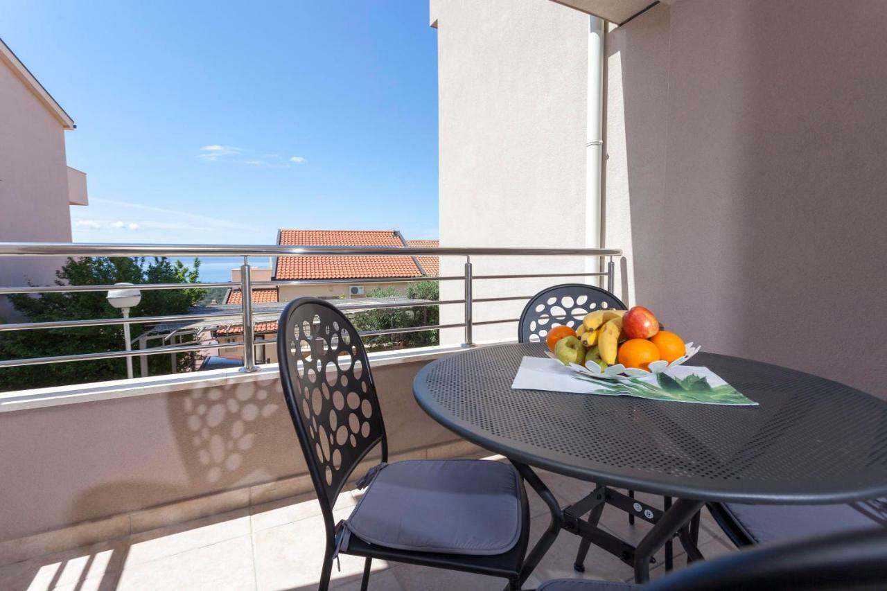 Apartments Dora Makarska Kültér fotó