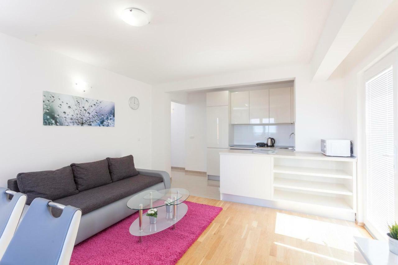 Apartments Dora Makarska Kültér fotó