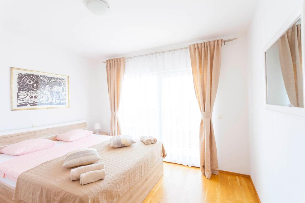 Apartments Dora Makarska Kültér fotó