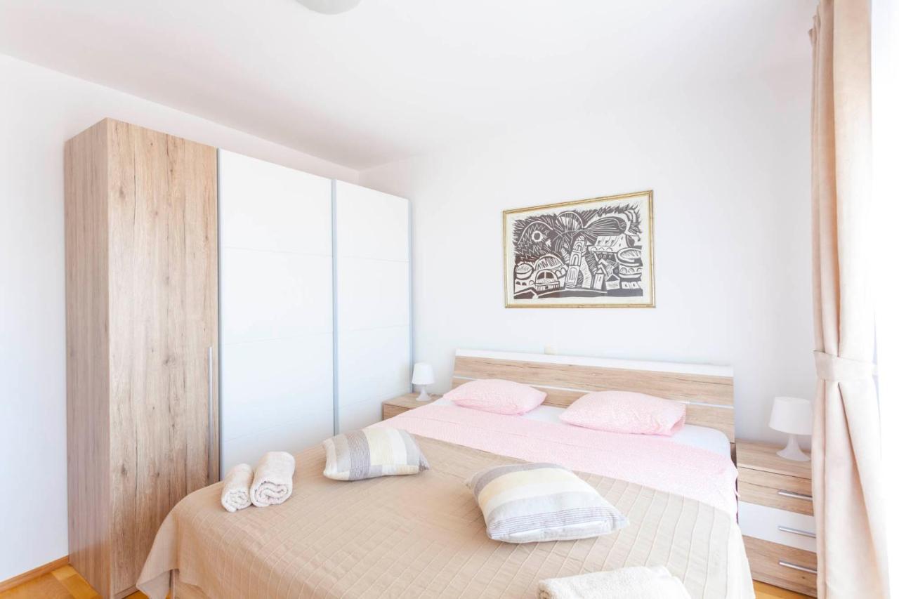 Apartments Dora Makarska Kültér fotó