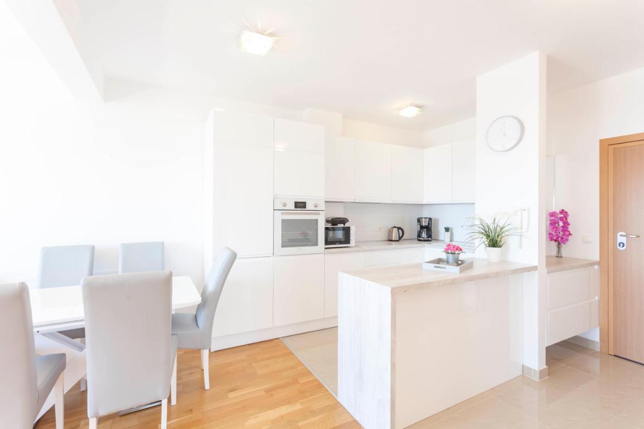 Apartments Dora Makarska Kültér fotó